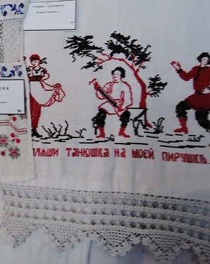 ПЛЯШИ ТАНЮШКА НА МОЕЙ ПИРУШКЕ
