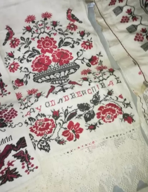11 В САДУ СОЛОВЕЙ СПІВАЄ