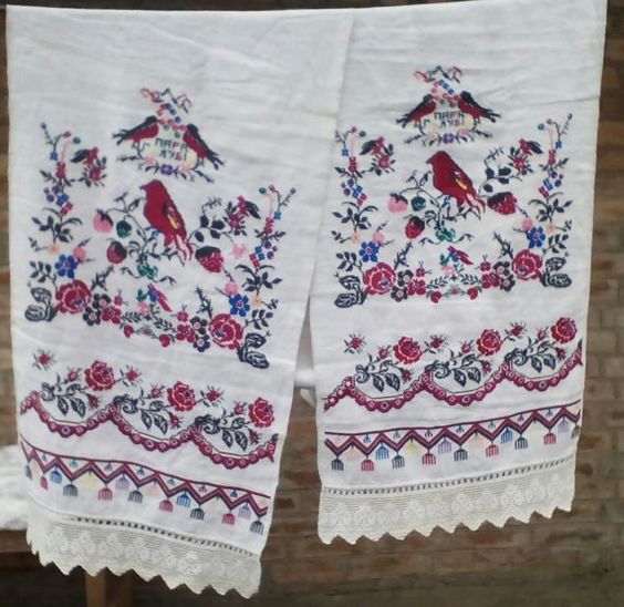 17 пара голубів